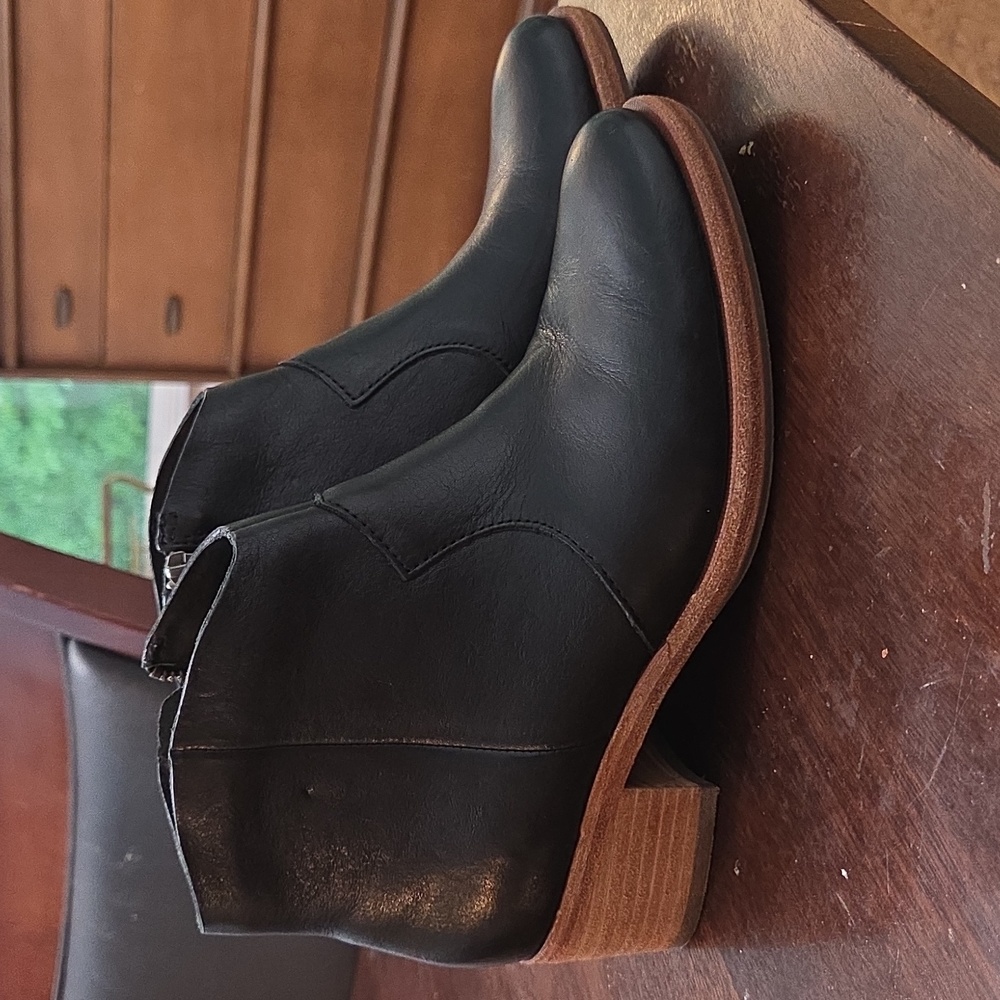 Kork-Ease Casper Black Leather Side Zip Ankle Boots Size 6.5
